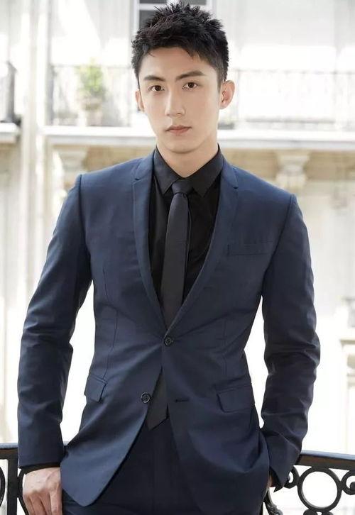 反差婊黑料吃瓜爆料李易峰,从黑料风波到吃瓜爆料，揭秘娱乐圈的冰山一角